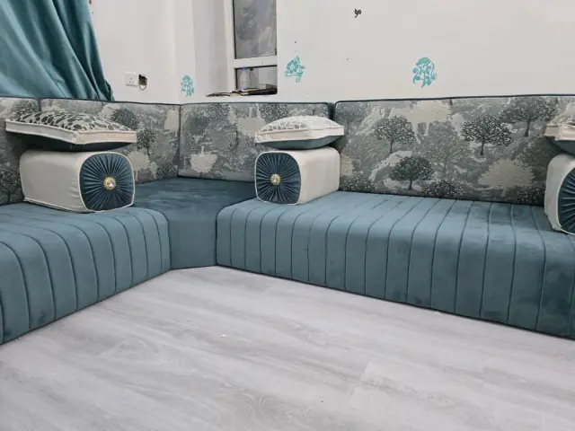 (3)A